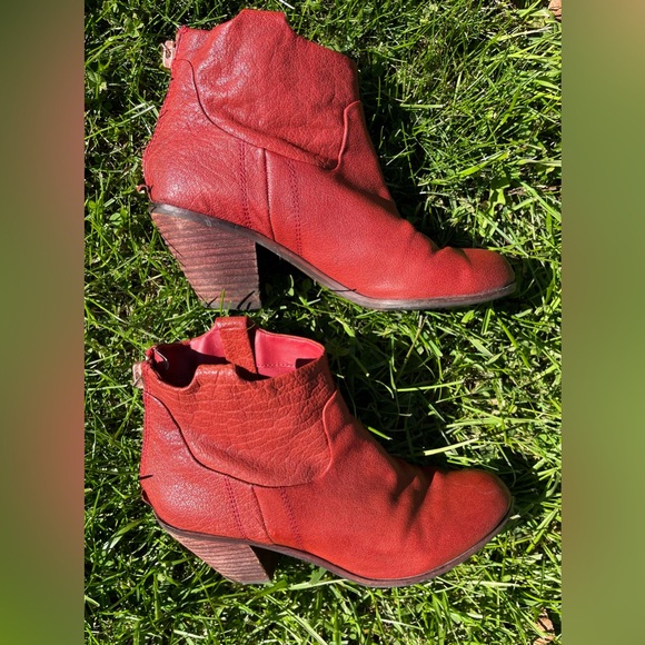 Sam Edelman Lisle Leather Booties - Picture 3 of 15